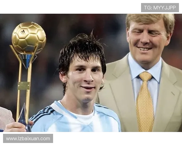 欧洲足坛最新动态：梅西伤愈复出领衔国际比赛，曼联与巴萨赛前备战紧张