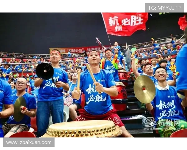 新人前锋爆发带领球队逆转获胜点燃全场激情上演绝妙好戏再创佳绩 新人前锋爆发带领球队逆转获胜点燃全场激情上演绝妙好戏再创佳绩